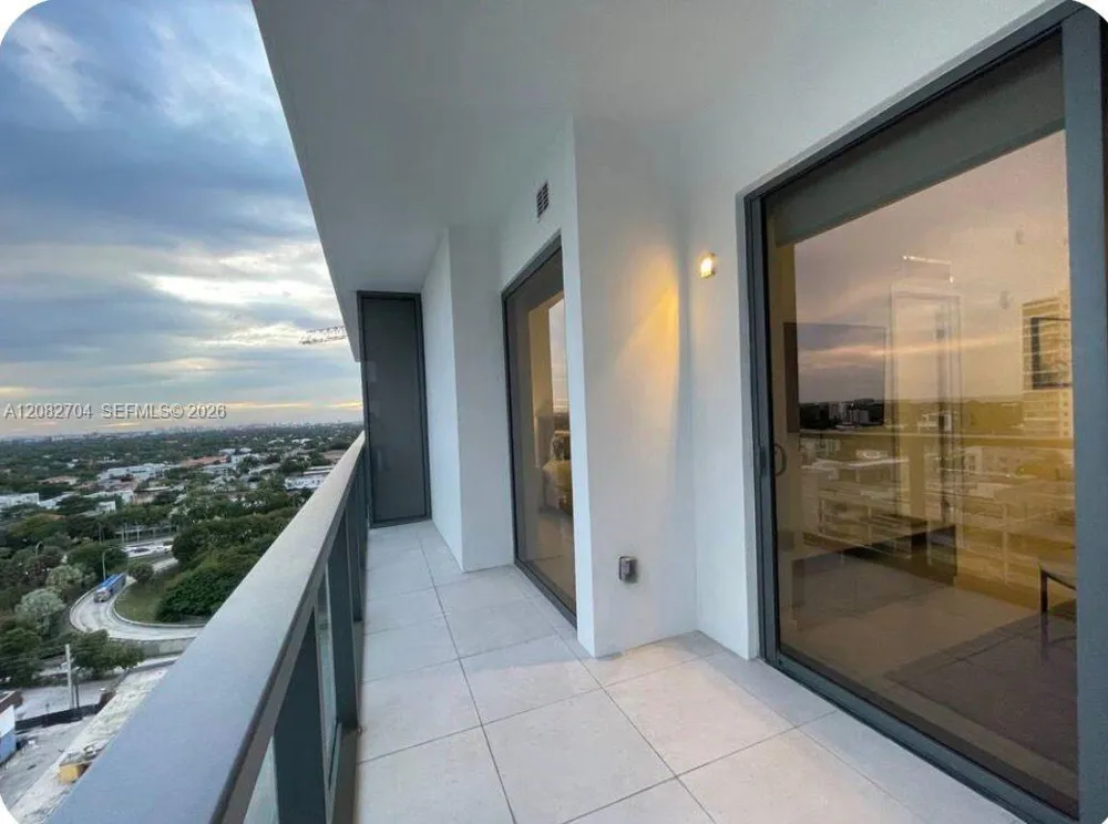 239 SW 9th St #1501 Miami, FL 33130