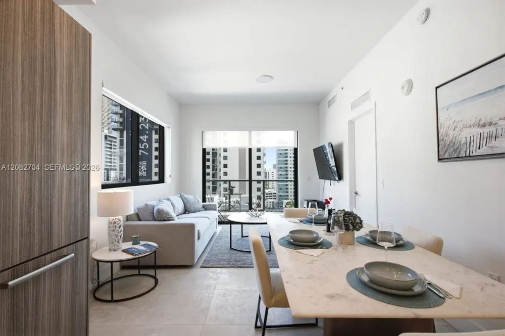 239 SW 9th St #1501 Miami, FL 33130