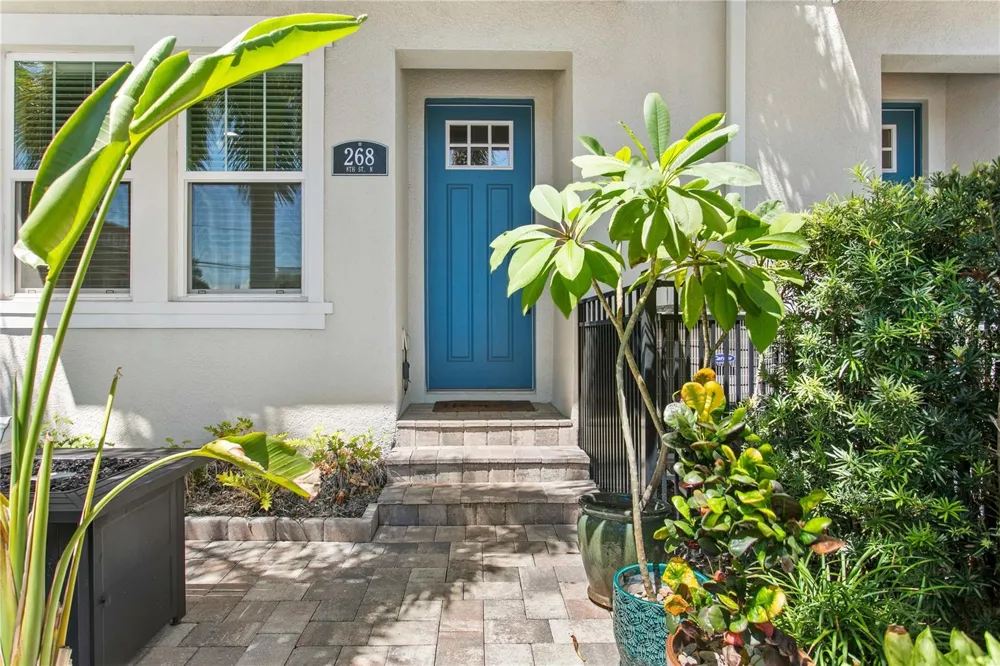 268 8TH STREET St Petersburg, FL 33701