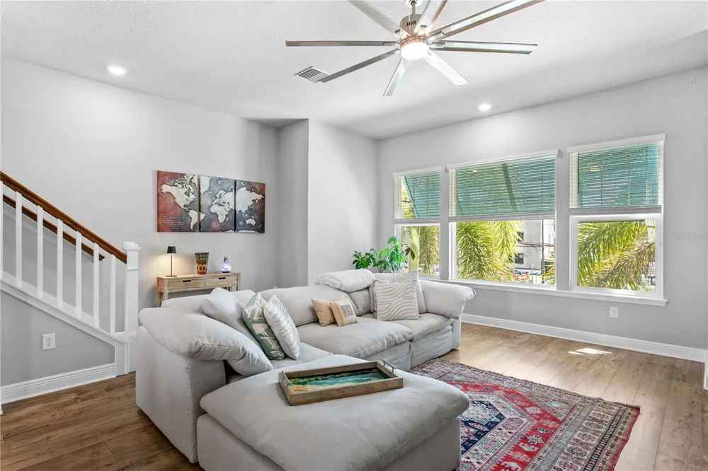 268 8TH STREET St Petersburg, FL 33701