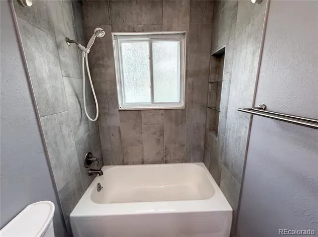 3182 S Xeric Court Denver, CO 80231