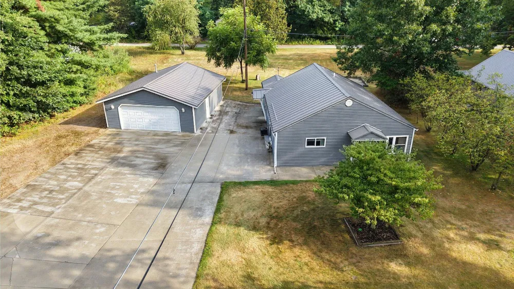 2339 W Midway Drive White Cloud, MI 49349