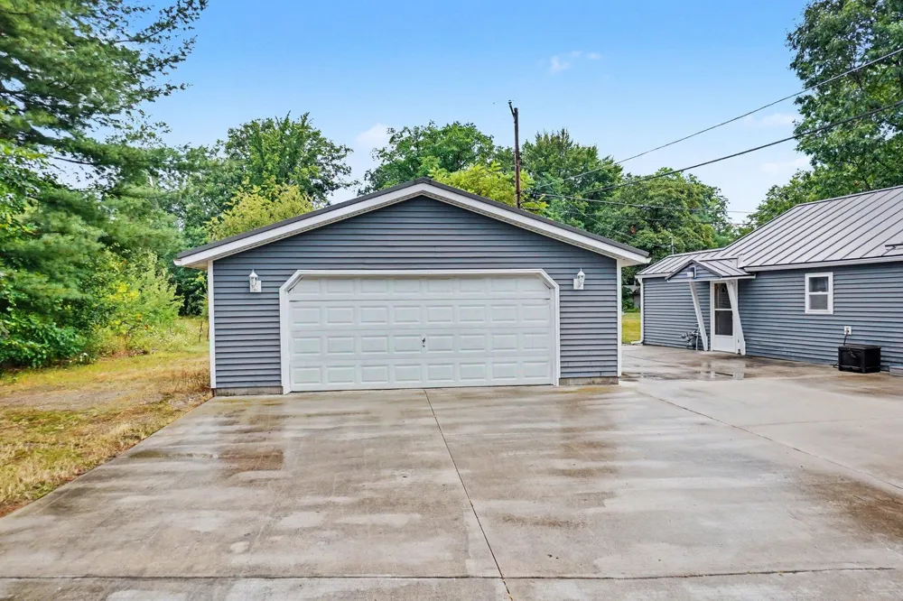 2339 W Midway Drive White Cloud, MI 49349