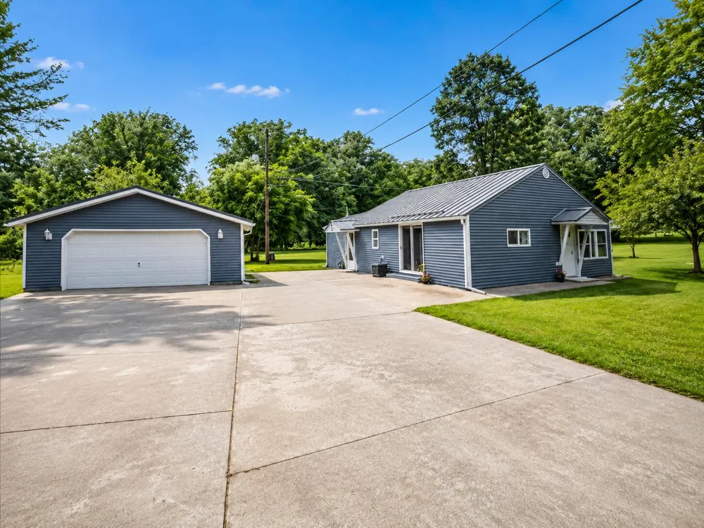 2339 W Midway Drive White Cloud, MI 49349