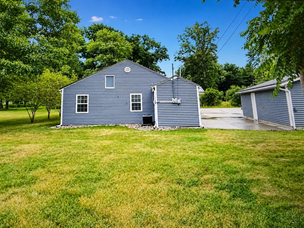 2339 W Midway Drive White Cloud, MI 49349