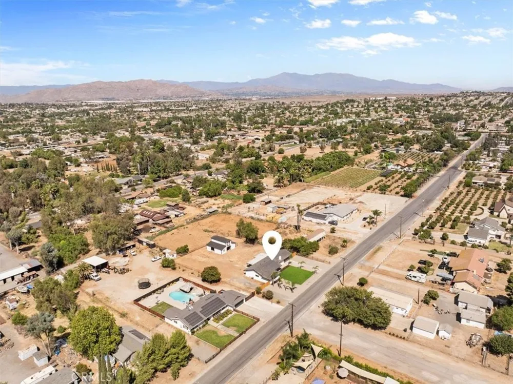 18660 Gentian Riverside, CA 92508