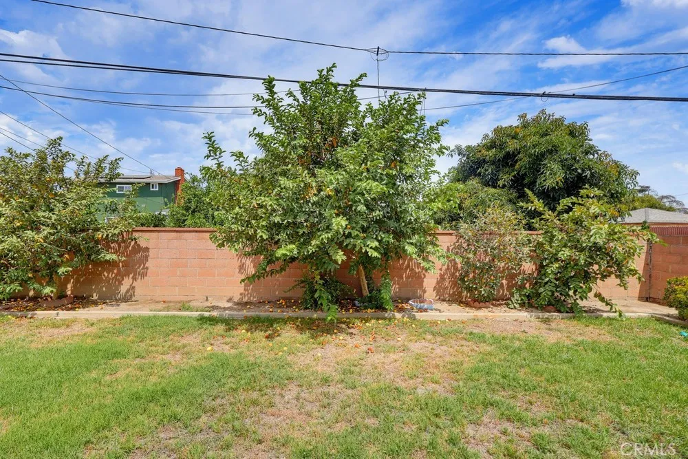 2841 E 69th Long Beach, CA 90805