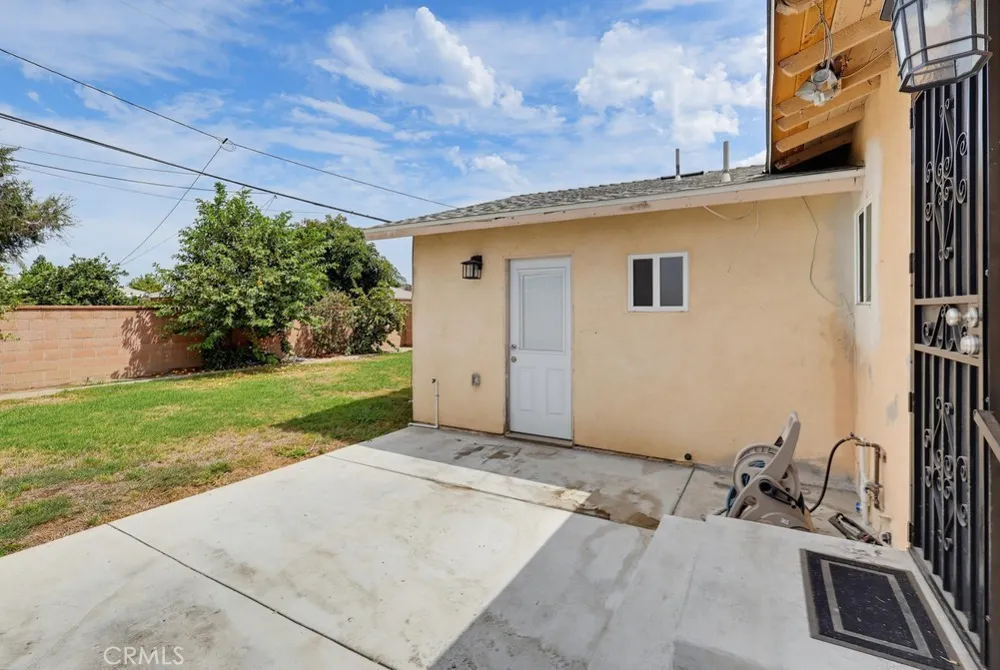 2841 E 69th Long Beach, CA 90805