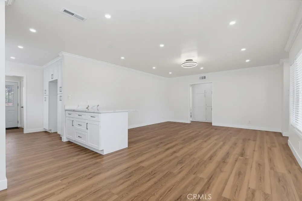2841 E 69th Long Beach, CA 90805