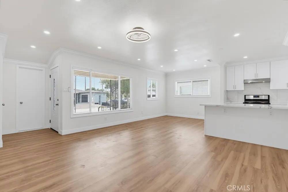 2841 E 69th Long Beach, CA 90805