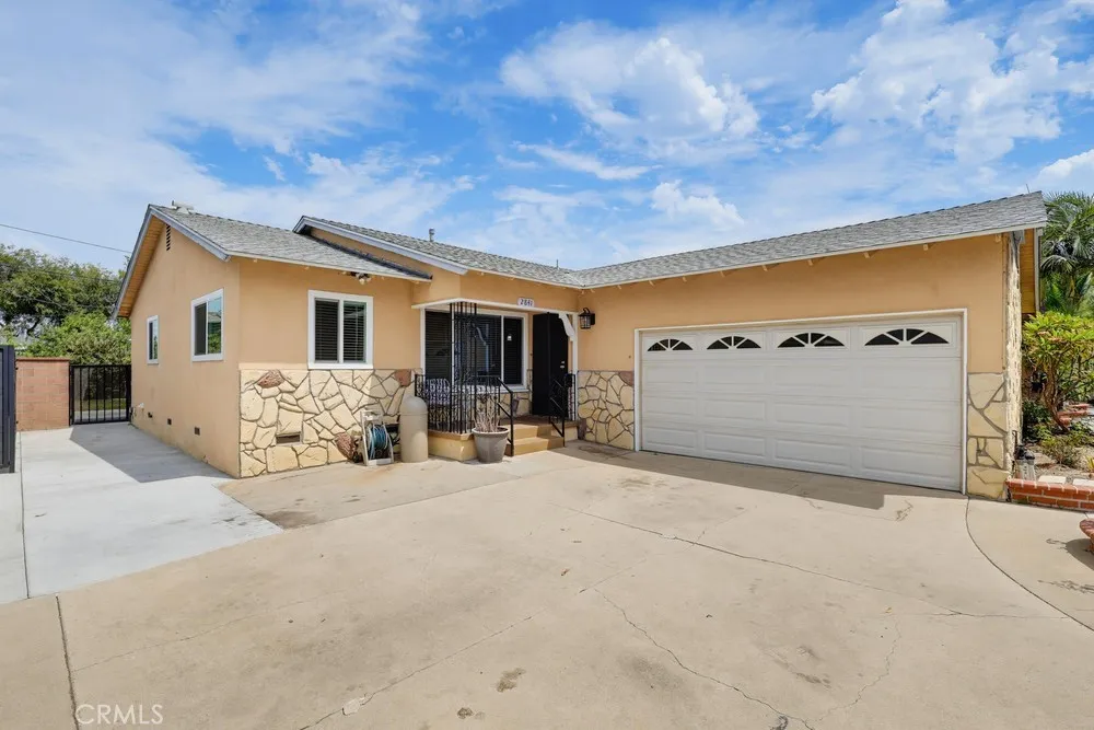 2841 E 69th Long Beach, CA 90805