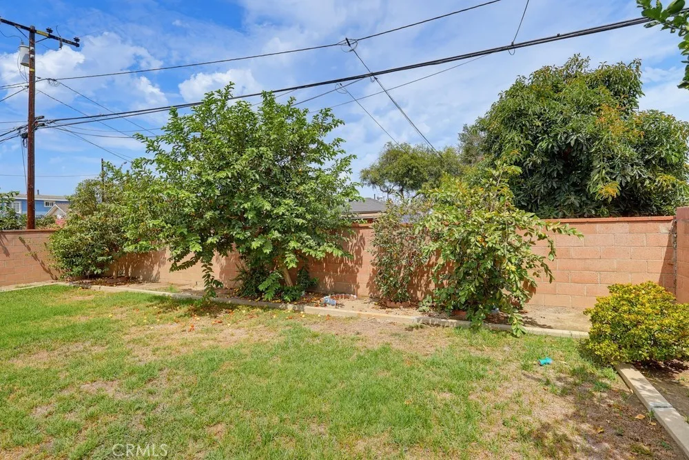 2841 E 69th Long Beach, CA 90805