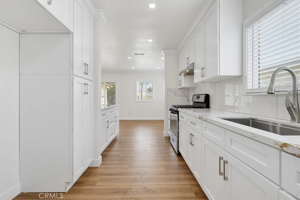 2841 E 69th Long Beach, CA 90805