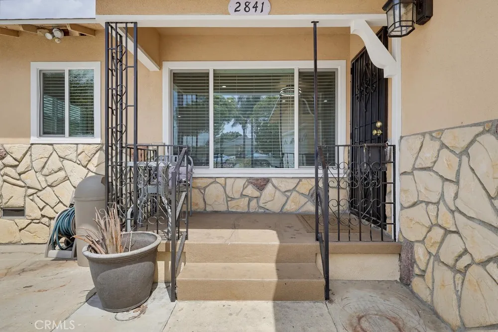 2841 E 69th Long Beach, CA 90805