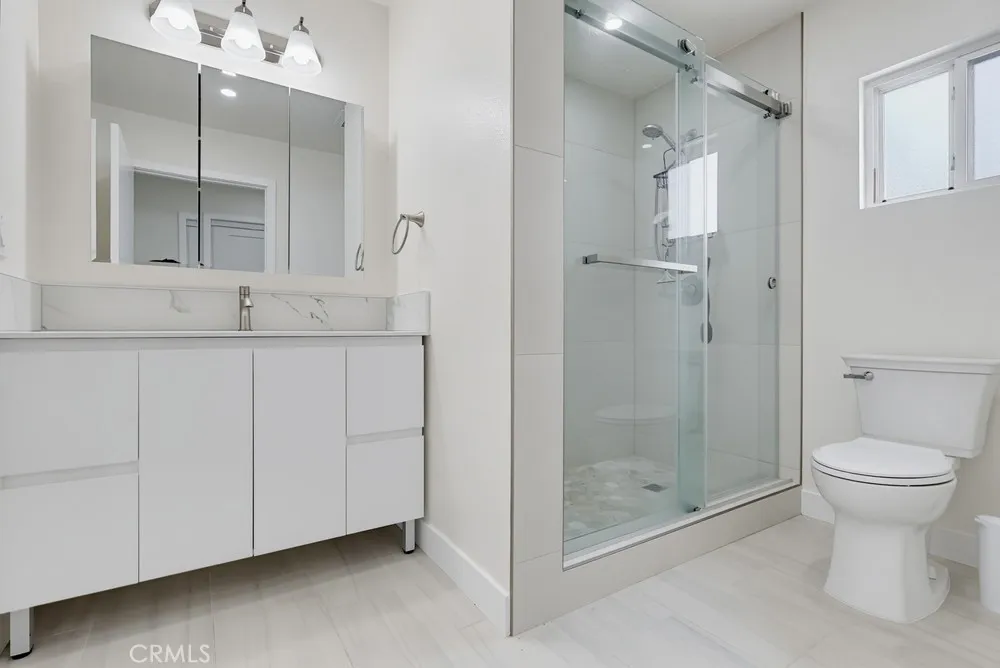 2841 E 69th Long Beach, CA 90805