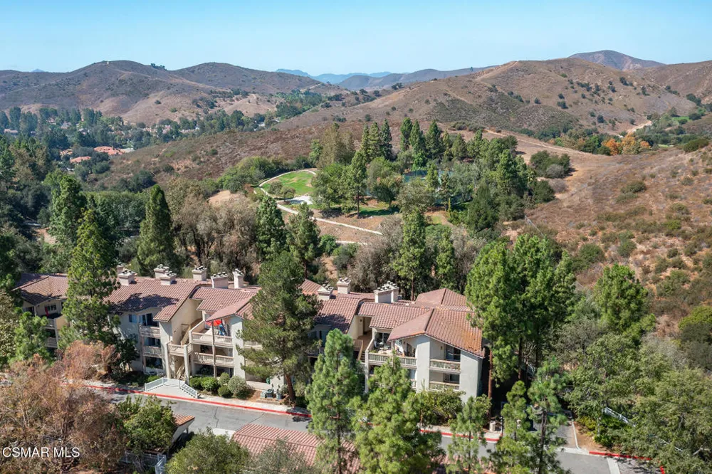 5728 Oak Bend Lane #208 Oak Park, CA 91377
