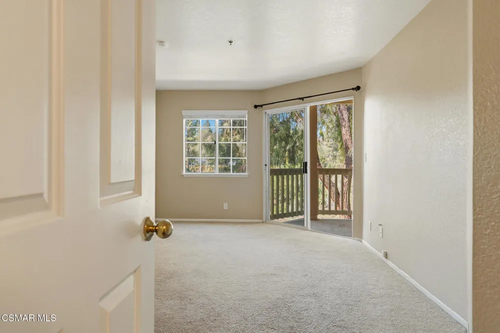 5728 Oak Bend Lane #208 Oak Park, CA 91377