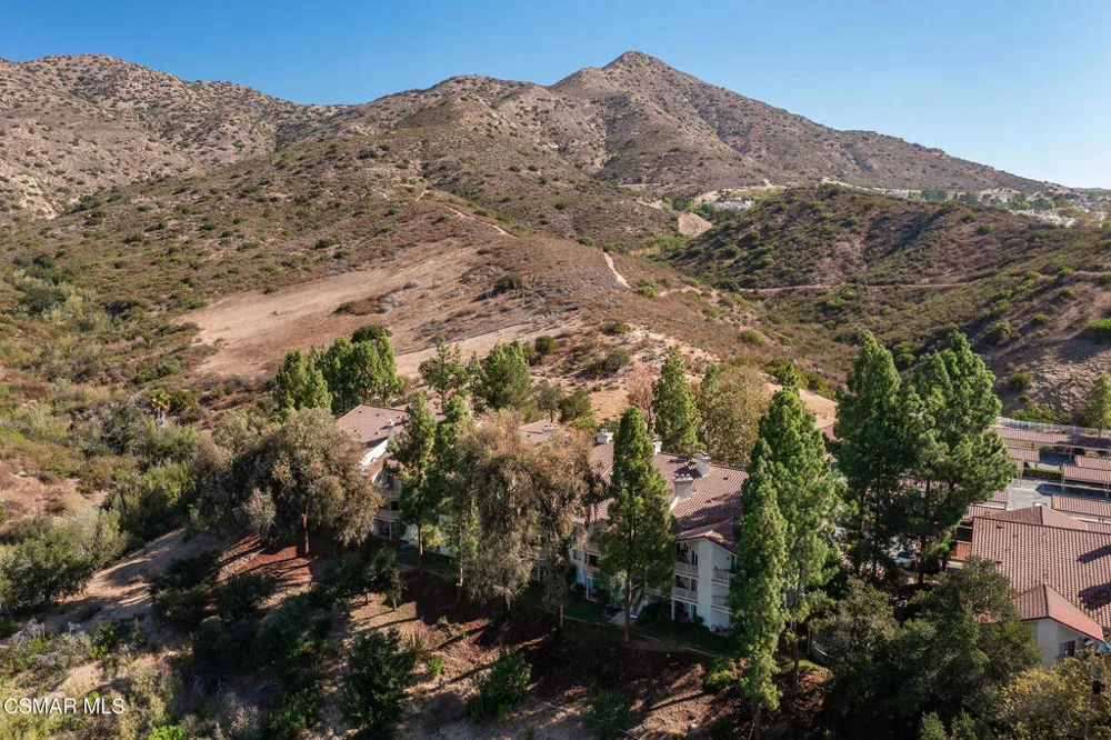 5728 Oak Bend Lane #208 Oak Park, CA 91377