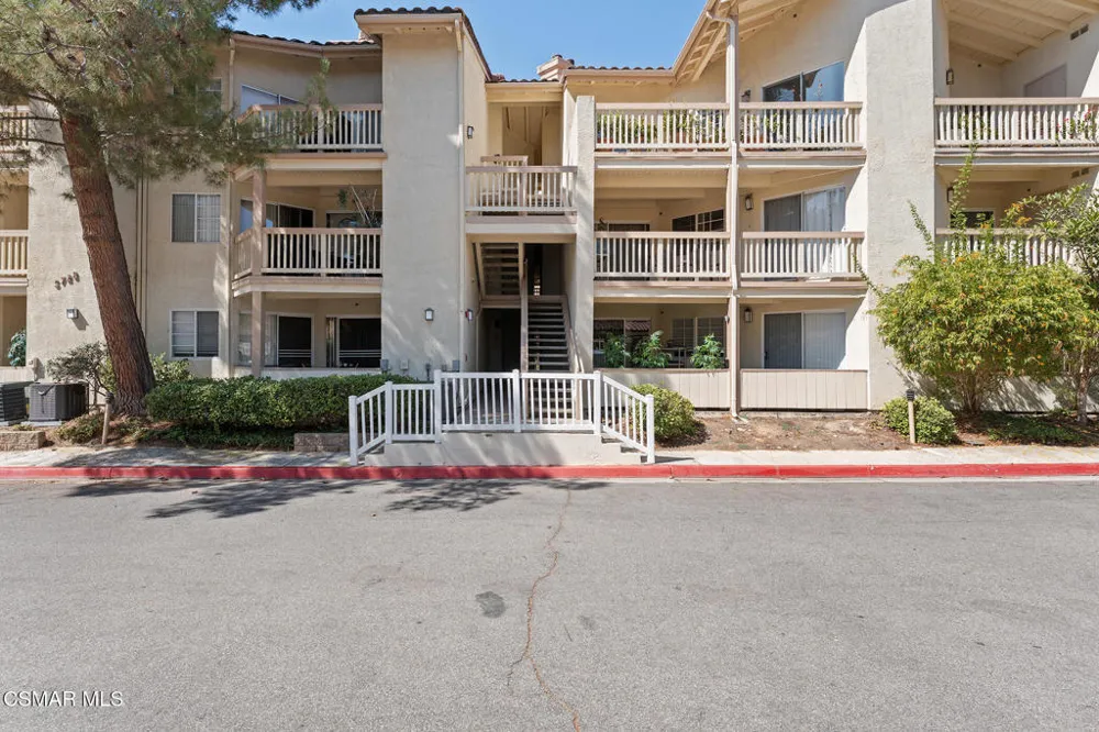 5728 Oak Bend Lane #208 Oak Park, CA 91377