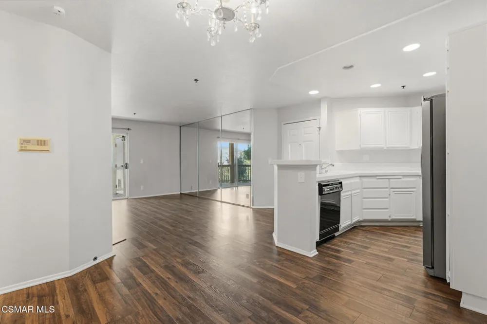 5728 Oak Bend Lane #208 Oak Park, CA 91377