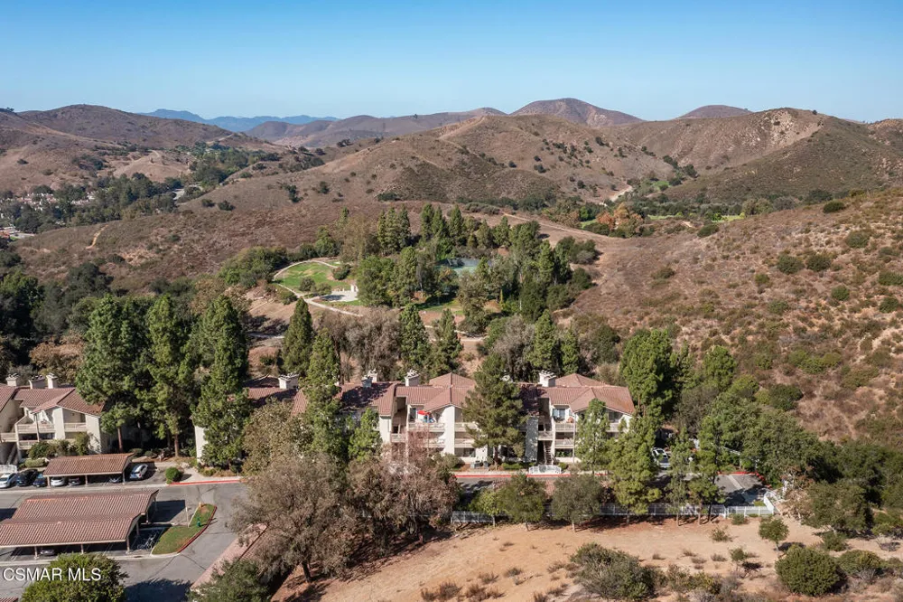 5728 Oak Bend Lane #208 Oak Park, CA 91377