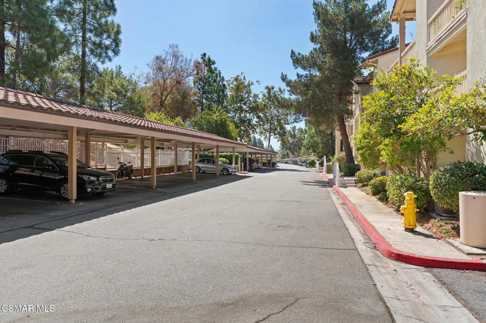 5728 Oak Bend Lane #208 Oak Park, CA 91377