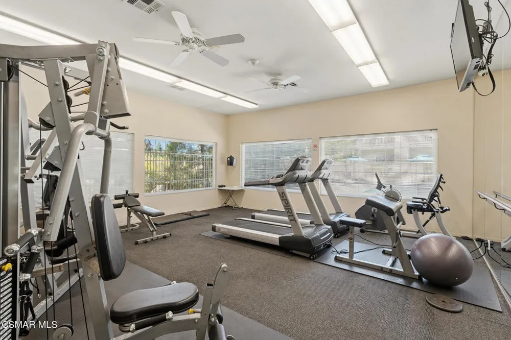 5728 Oak Bend Lane #208 Oak Park, CA 91377