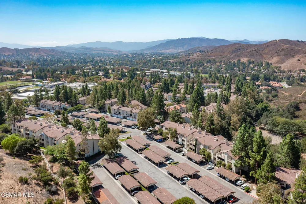5728 Oak Bend Lane #208 Oak Park, CA 91377