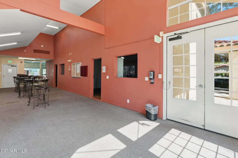 5728 Oak Bend Lane #208 Oak Park, CA 91377