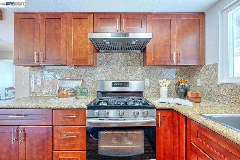 2502 Begonia St Union City, CA 94587