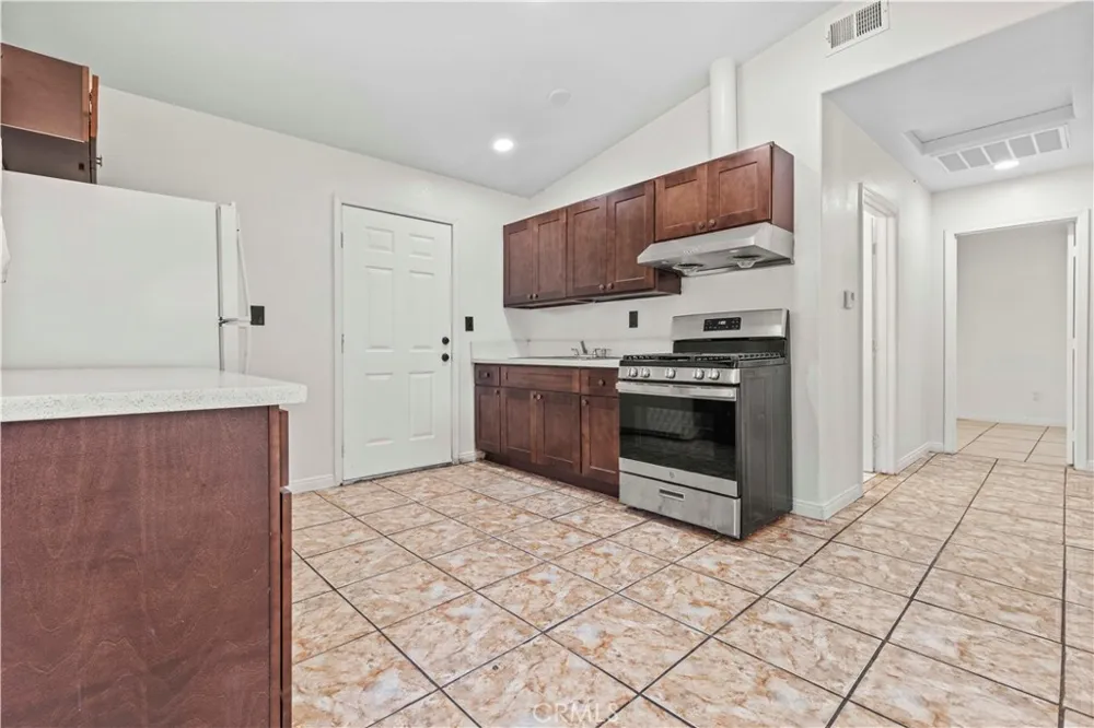 10127 finch ave Rancho Cucamonga, CA 91737