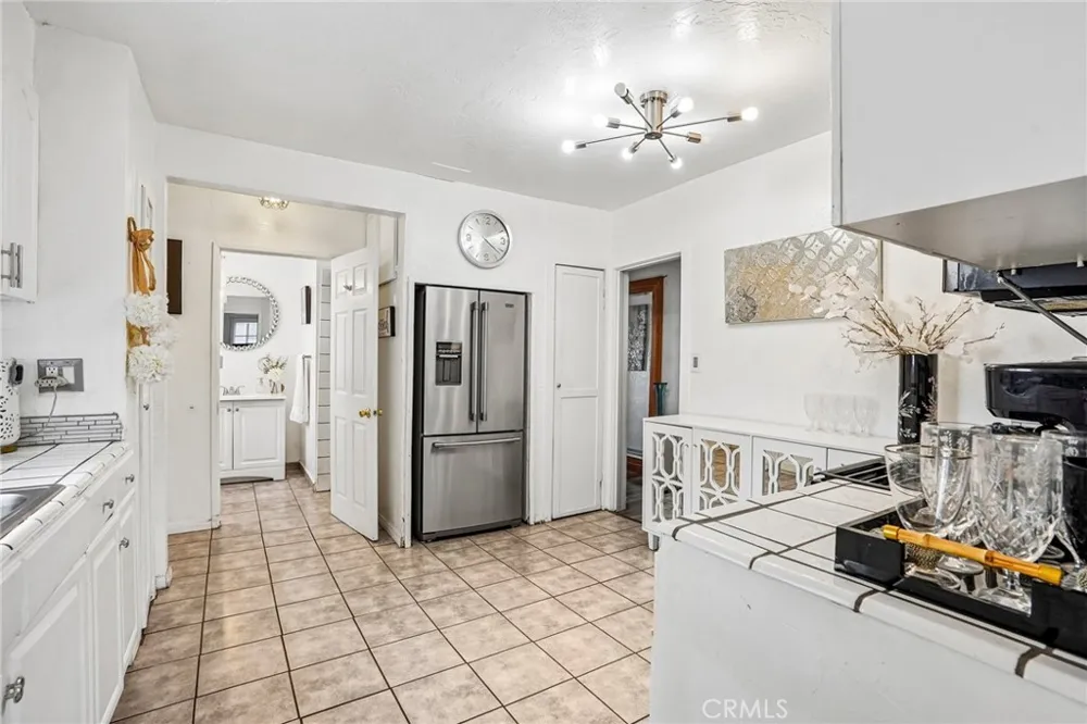 2358 Marengo Avenue Altadena, CA 91001