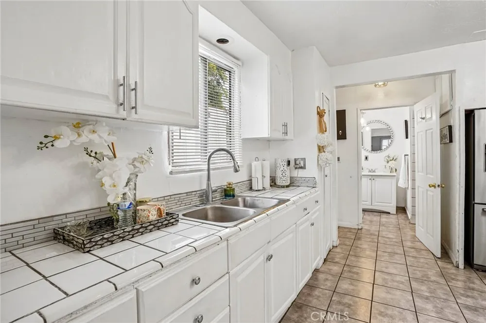 2358 Marengo Avenue Altadena, CA 91001
