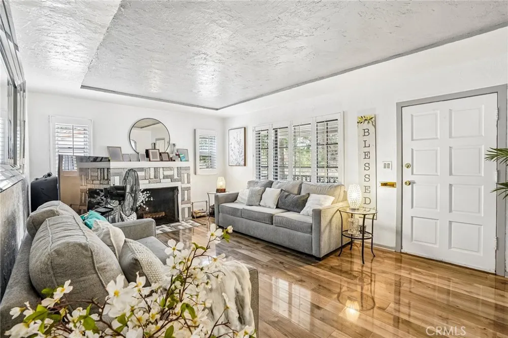 2358 Marengo Avenue Altadena, CA 91001