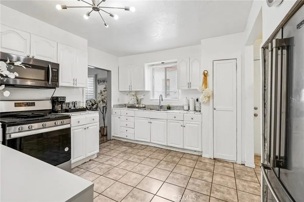 2358 Marengo Avenue Altadena, CA 91001