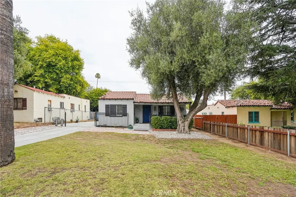 2358 Marengo Avenue Altadena, CA 91001