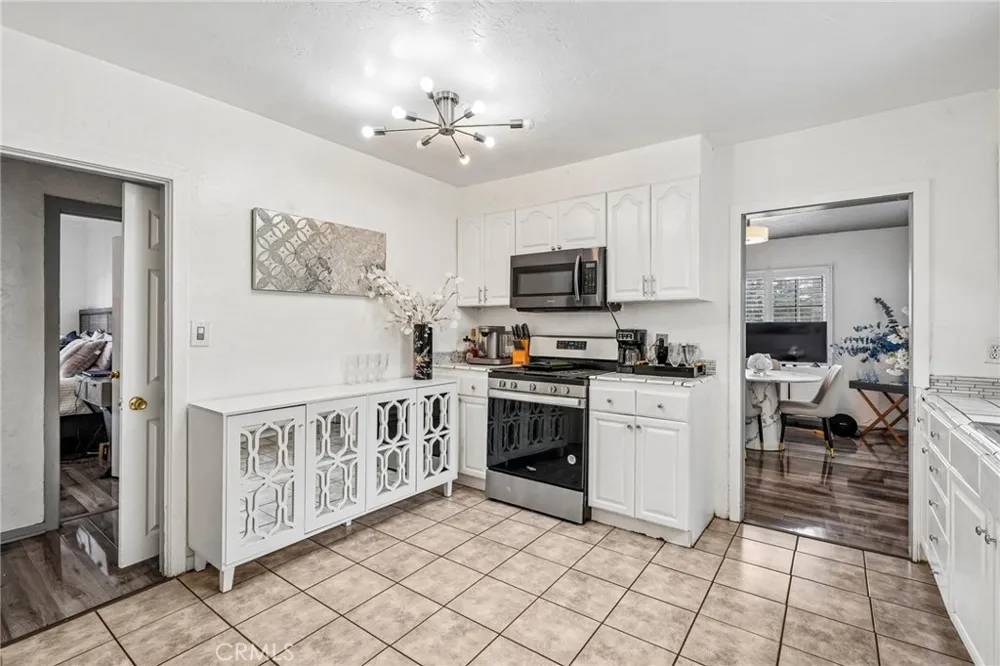 2358 Marengo Avenue Altadena, CA 91001