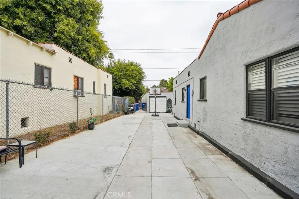 2358 Marengo Avenue Altadena, CA 91001