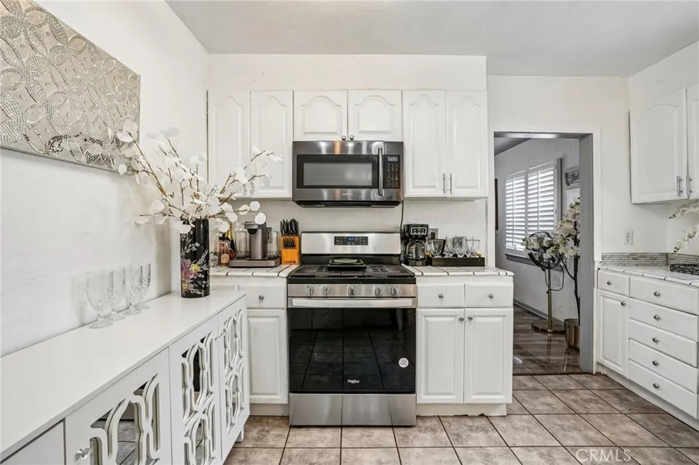2358 Marengo Avenue Altadena, CA 91001