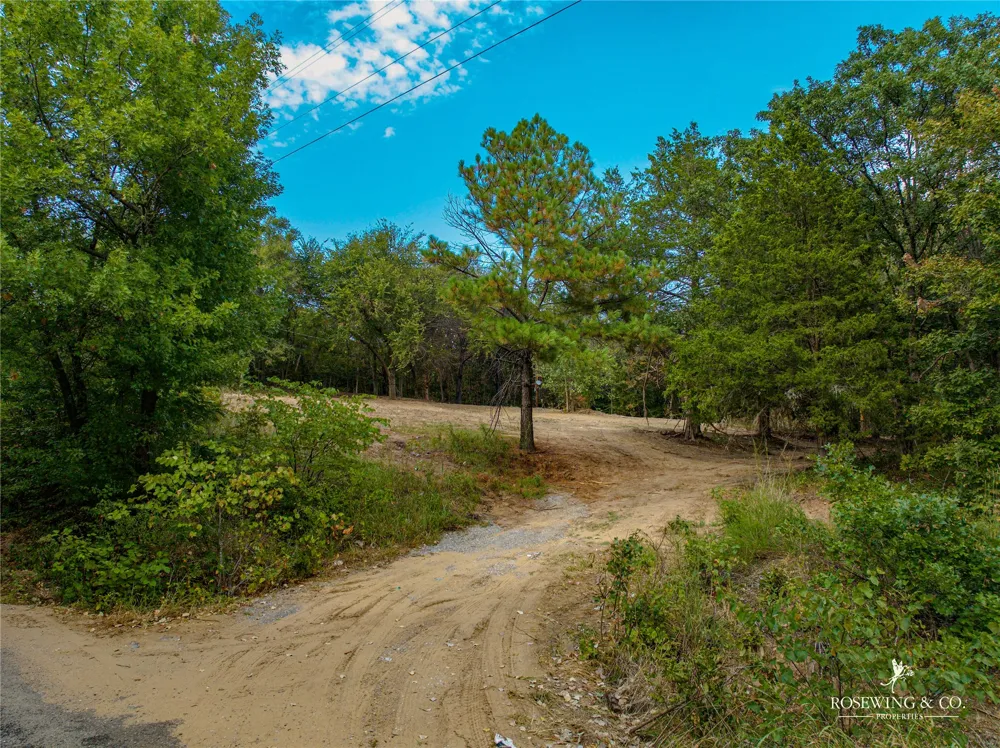 22525 Kings Road Tecumseh, OK 74873