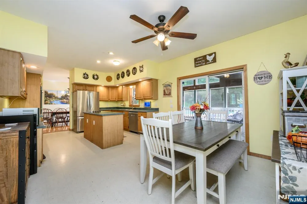 34 Highland Avenue Green, NJ 07821