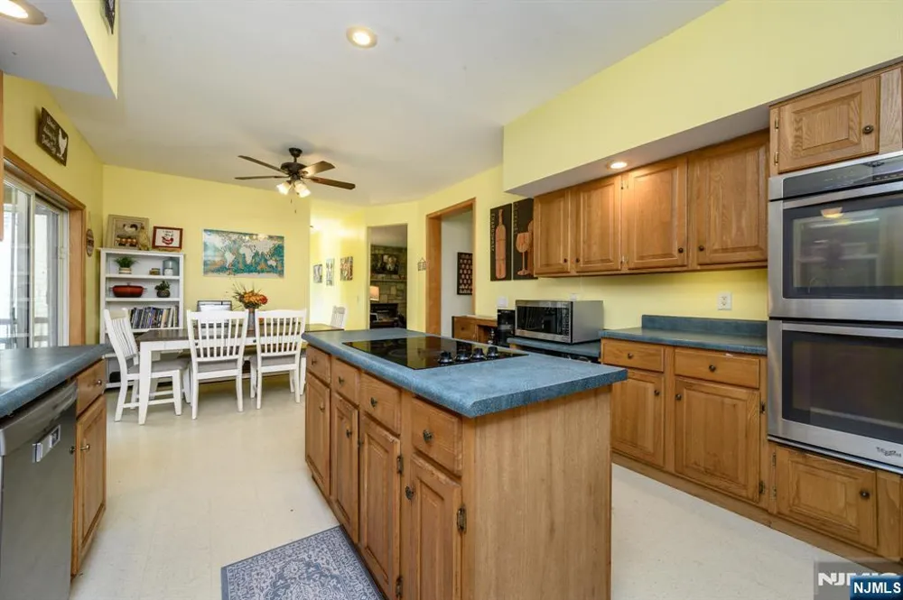 34 Highland Avenue Green, NJ 07821