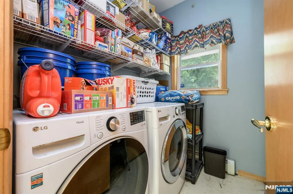 34 Highland Avenue Green, NJ 07821