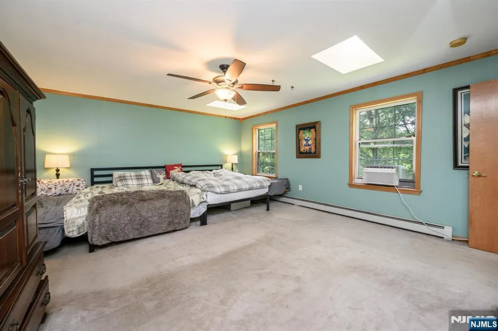 34 Highland Avenue Green, NJ 07821