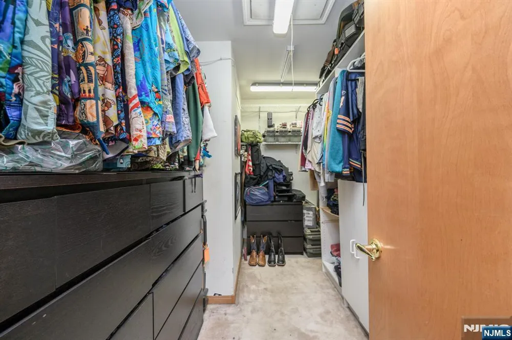 34 Highland Avenue Green, NJ 07821