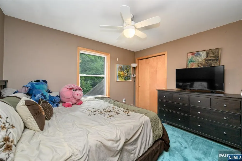 34 Highland Avenue Green, NJ 07821