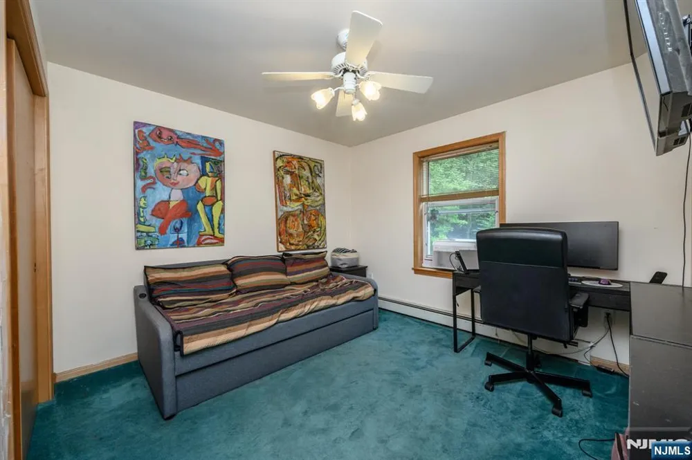 34 Highland Avenue Green, NJ 07821