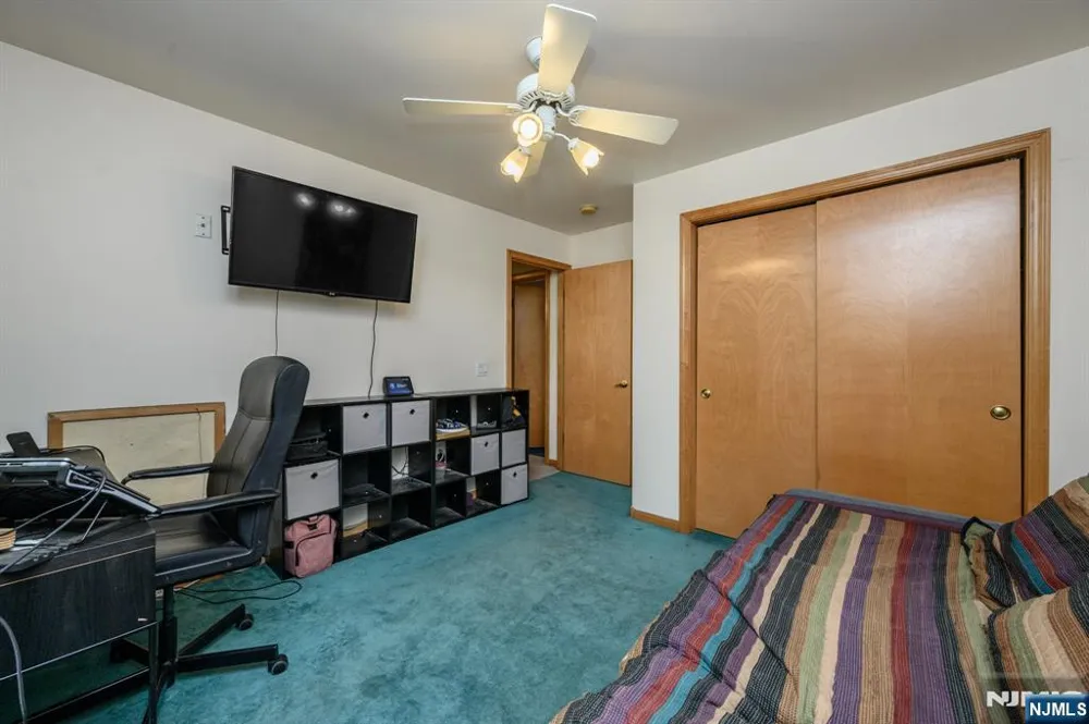 34 Highland Avenue Green, NJ 07821