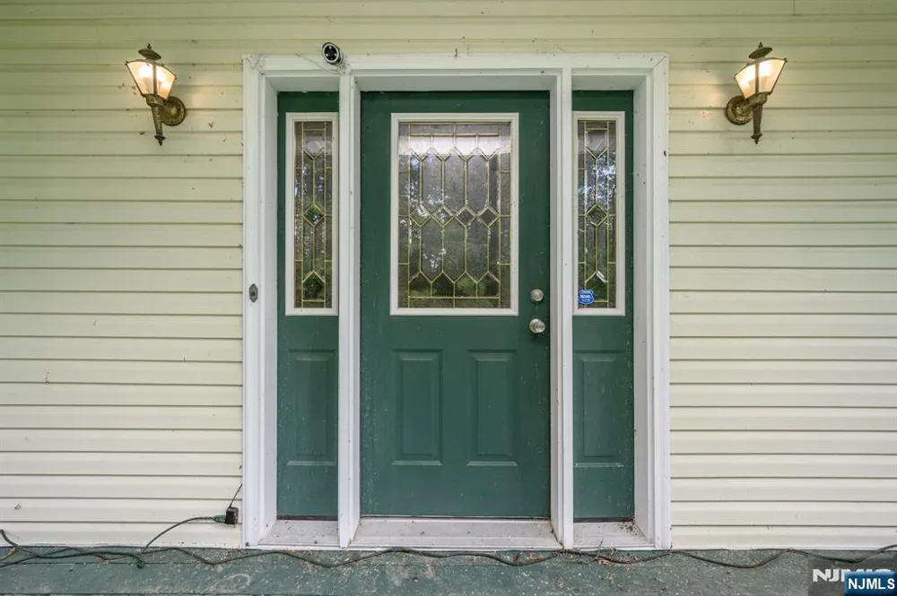 34 Highland Avenue Green, NJ 07821