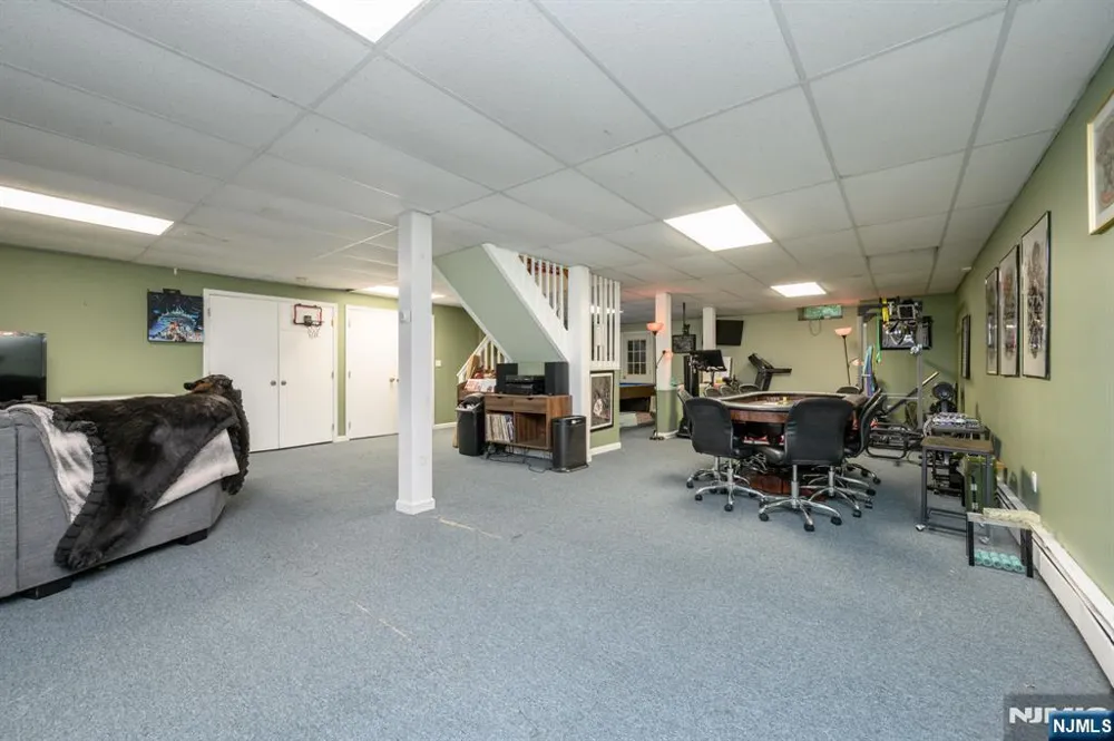 34 Highland Avenue Green, NJ 07821